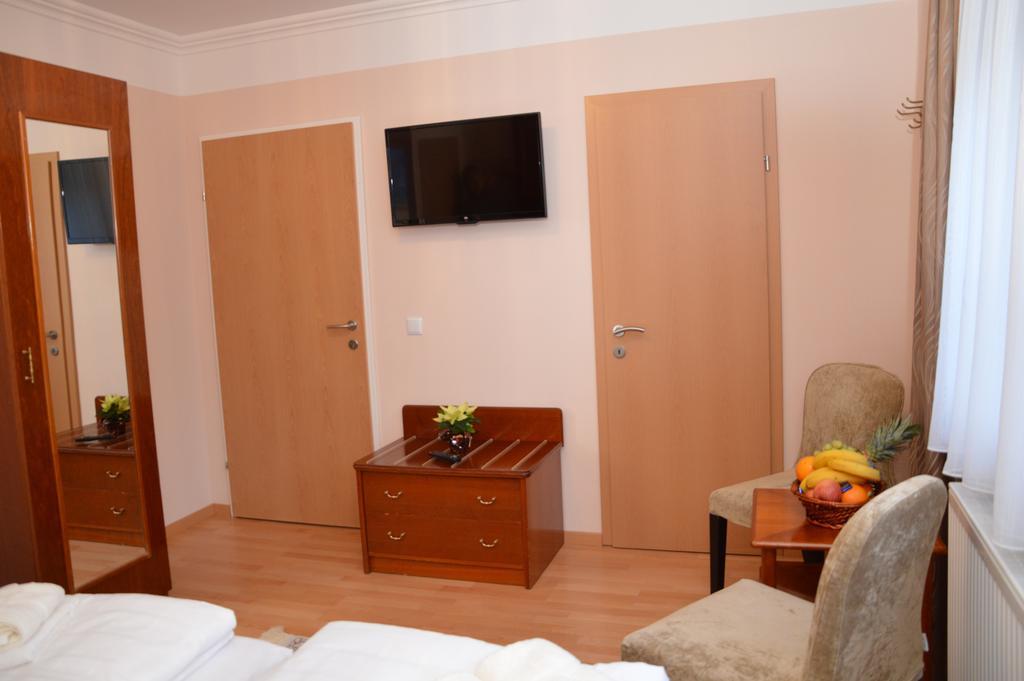 Private Room Pyrkerstrasse 배드호프가스타인 외부 사진